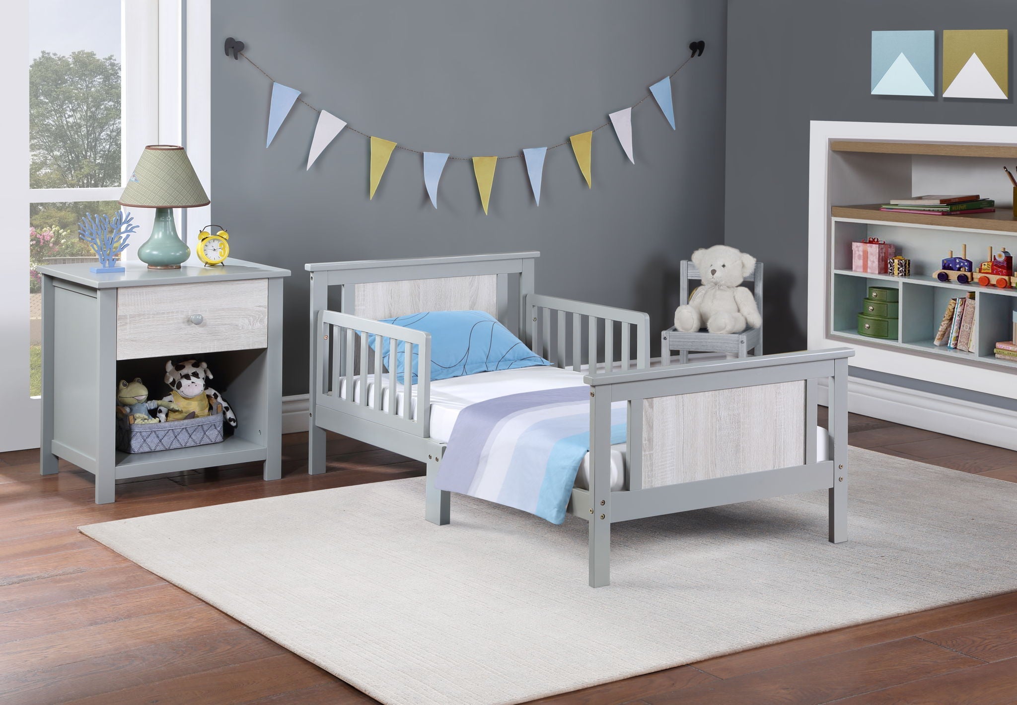 Connelly - Reversible Panel Toddler Bed
